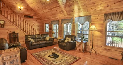 Erittäin yksityinen! 5Bed Luxury Lodge❤ -palokammio, poreallas, media / pelihuone, lemmikkieläinystävällinen