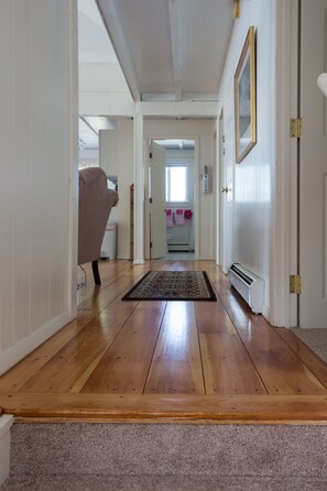Interior - Romantic cottage overlooking Frenchman's Bay - (Hancock)