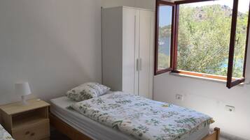 2 chambres, fer et planche Ă repasser, Wi-Fi, draps fournis