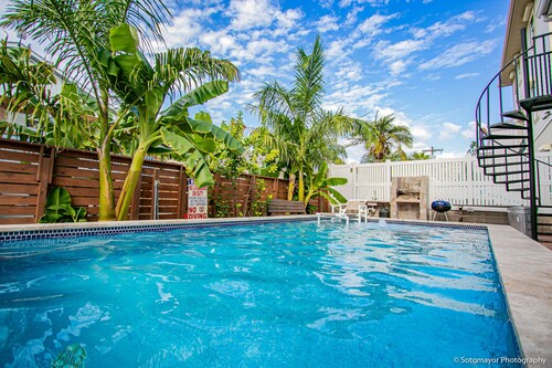 Beach and Pool time! Family- Friendly, Short Walk to Beach and Entertainment