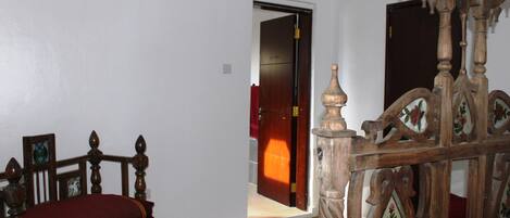 2 bedrooms, iron/ironing board, internet, bed sheets