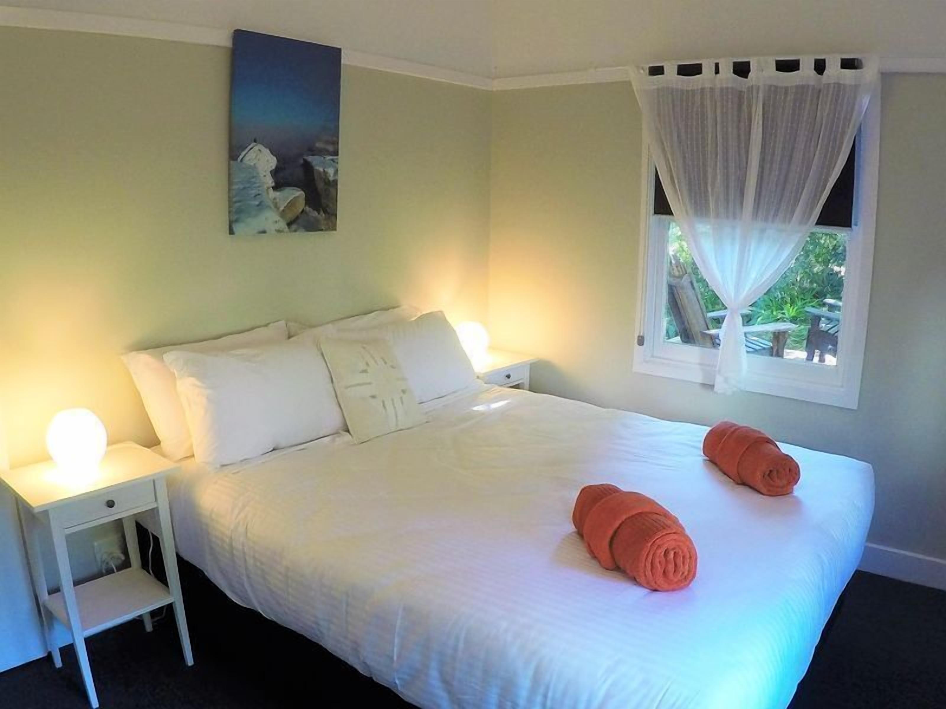 3 makuuhuonetta, silitysrauta/-lauta, ilmainen Wi-Fi, vuodevaatteet