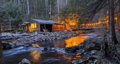 Get cozy at Big Al's Poconos Creek House - Wireless DSL & Trout!!