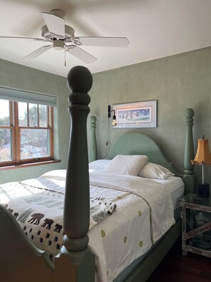 1 soverom, skrivebord, strykejern/-brett og wi-fi (inkludert)