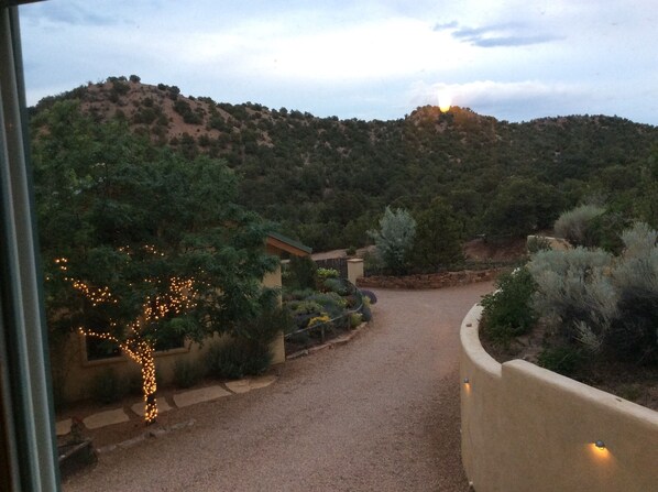 Property grounds - Hilltop Retreat in Tesuque (Santa Fe)