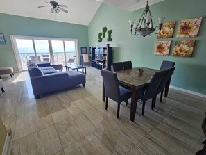 Smart TV, DVD player, stereo