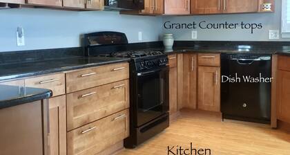 LAVALLETTE Beach Home w / kattoterassilla ja Tiki-baarilla lähellä rantaa -Wifi, C-A / C