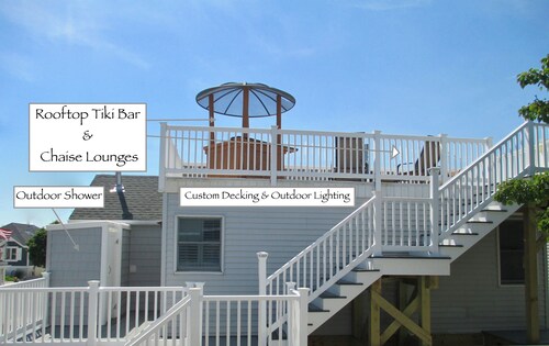 LAVALLETTE Beach Home w/Rooftop Deck Steps to Beach & BEACH BADGES INCLUDED