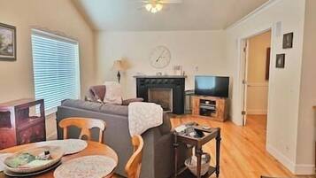 TV, fireplace, Netflix, streaming services