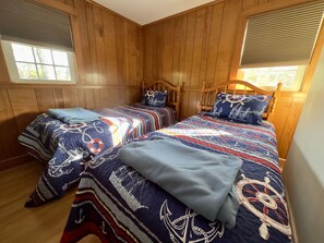 4 bedrooms, iron/ironing board, free WiFi