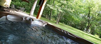 Fredelig treetop hytte