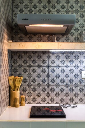 Fridge, microwave, stovetop, coffee/tea maker - Studio w/shared plunge pool, Netflix, etc. .9 mi. from central sq. (Mérida)