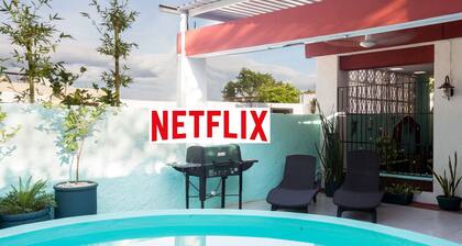 Studio w/shared plunge pool, Netflix, etc. .9 mi. from central sq.