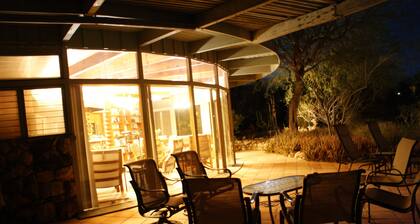 Lasitalo yhdellä hehtaarilla Coachella Music Festival I ja II 300 dollaria / yö - 4 nite min.