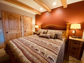 4 makuuhuonetta, silitysrauta/-lauta, vauvan matkasänky, ilmainen Wi-Fi