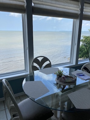 Dining - Lake Erie Beauty.... (Port Clinton)