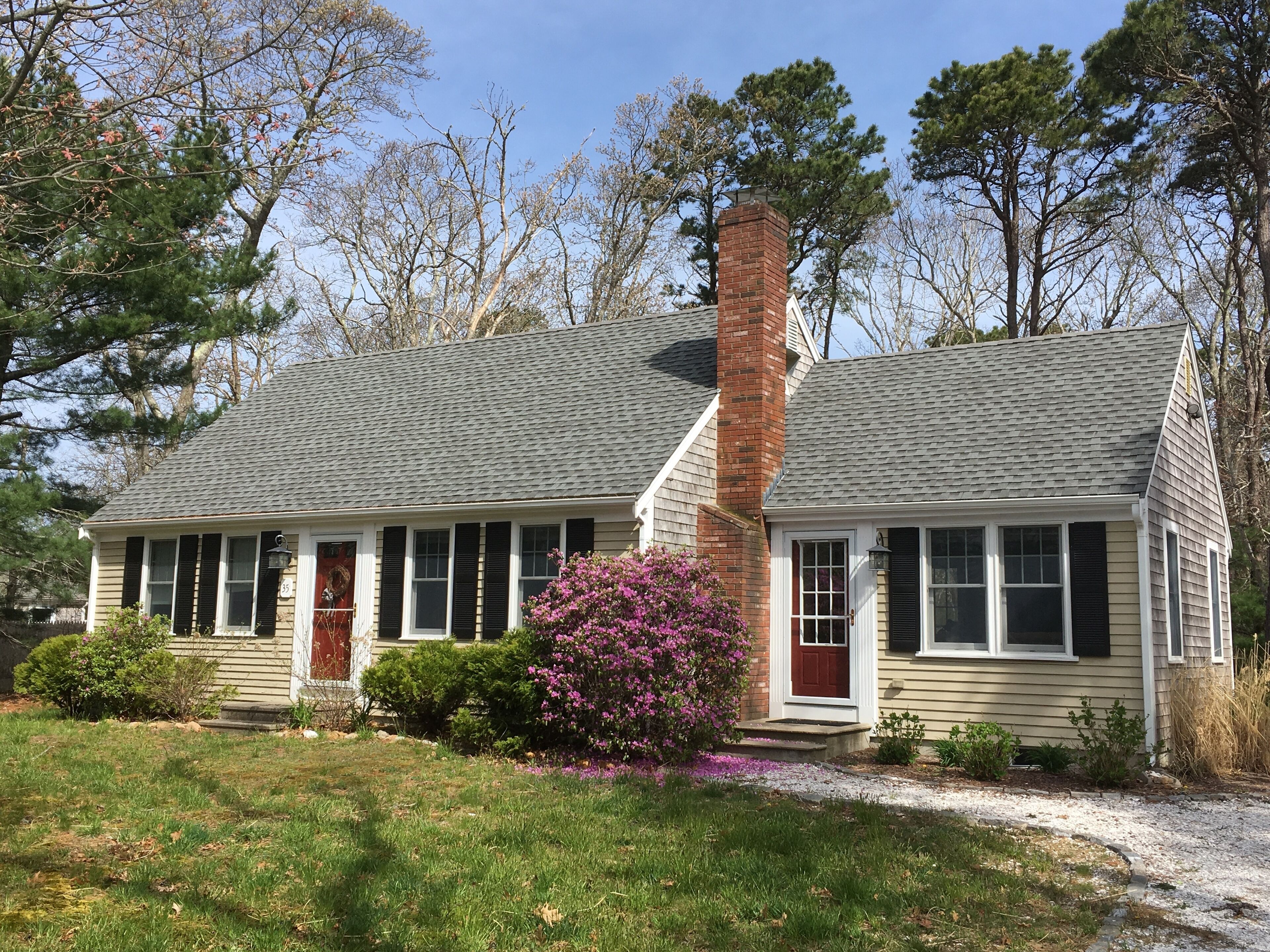 New to Home Away & Vrbo! Comfortable Home Close to Nauset Light Beach