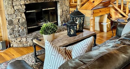 Beautiful Triple-Lofted Lakeside Cabin near Downtown Mentone Sleeps 9