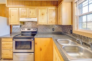 Refrigerador, microondas, placa de cocina, cafetera/tetera