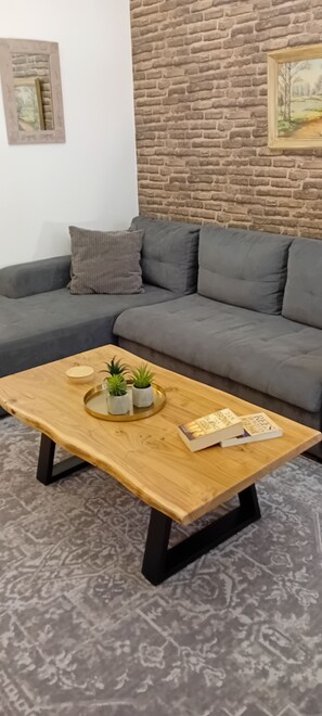 Una Smart TV, libros