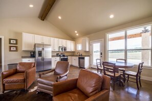 Interior - Creek Lodge At Rancho Madrono / 1536 Sq. feet (Pipe Creek)