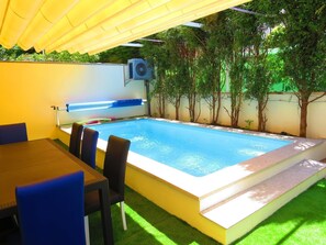 Indoor pool, outdoor pool - Private Heated Swimming Pool (Porto)