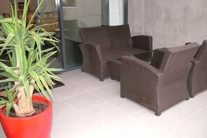 المنطقة المحيطة بالمنشأة