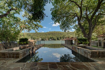 WATER FRONT LAKE AUSTIN  ESTATE