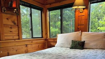 3 bedrooms, iron/ironing board, bed sheets