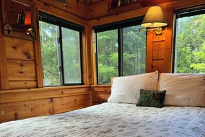 3 bedrooms, iron/ironing board, bed sheets