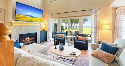 4BR Lakefront Townhome with Stunning Mille Lacs Lake Views in Onamia