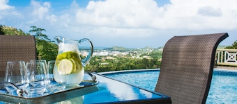 Simply Heavenly!!! Large Self Catered Two Bedroom Apartment With Huge Pool