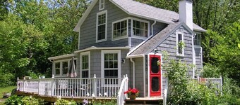 Friedliche Lakeshore Einstellung