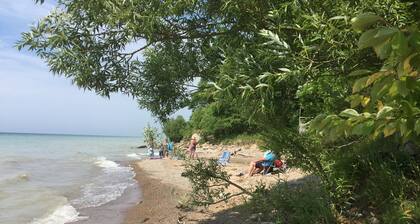 Rauhallinen järvenranta