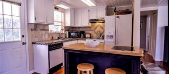 4/2 by Marina, Near Wineries, Grill, WiFi, View
