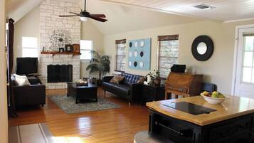 Télévision, cheminée