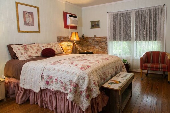 1 chambre, bureau, fer et planche à repasser, Wi-Fi gratuit