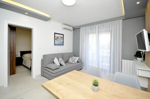 Interior - Superior One-Bedroom Apartment With Balcony And Swimming Pool (Trogir)