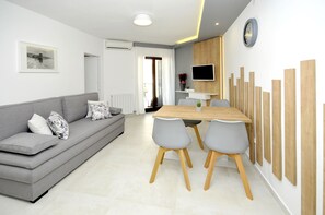 Smart TV y chimenea