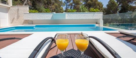 Outdoor pool, a heated pool