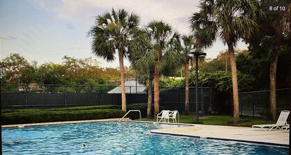 Tampa Condo - GOLF/BUSCH GARDENS/ADVENTURE ISLAND/MOFFITT/BEACHES/DISNEY