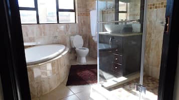 Bathtub, towels