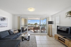 Smart TV, DVD player, ping pong, books