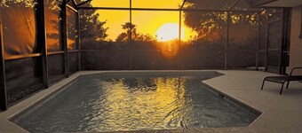 VERY CLEAN & SPACIOUS! Pool, Game Room, BBQ, 2 King Masters--Close to Disney!