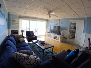 Flat-screen TV, fireplace, DVD player, table tennis