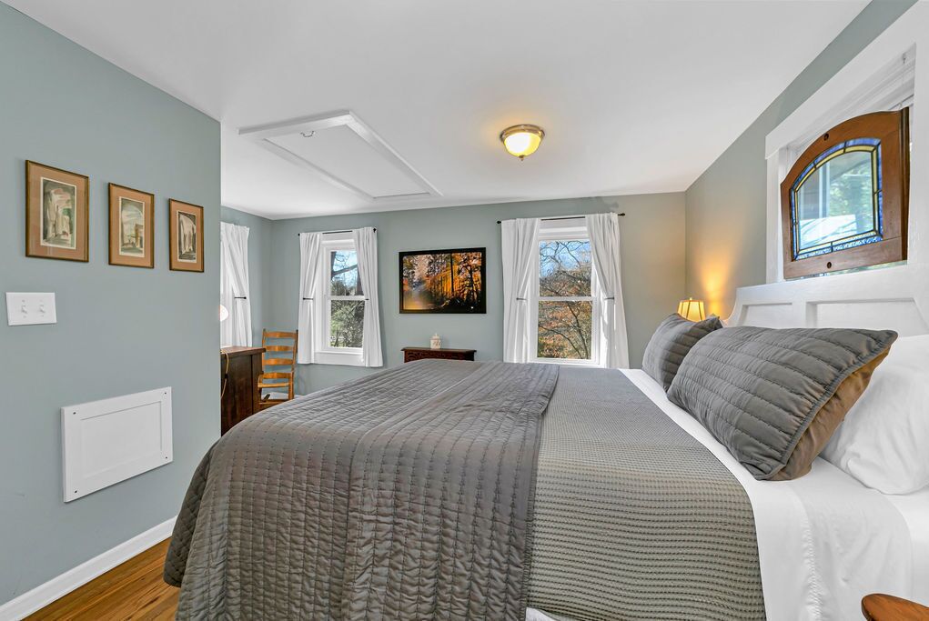 1 habitación, escritorio, tabla de planchar con plancha y wifi gratis 