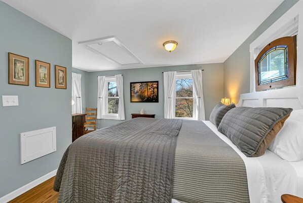 1 bedroom, desk, iron/ironing board, free WiFi