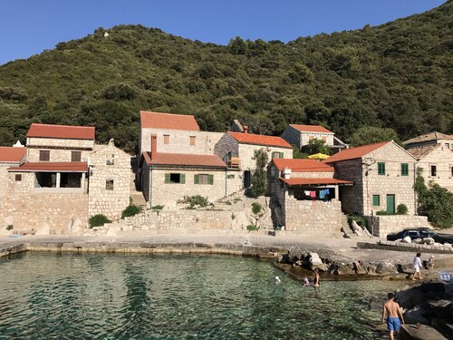 Lucica Beachfront House Nr. 1 mit Klimaanlage und WLAN auf der Insel Lastovo