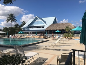 Piscine extérieure, piscine chauffée