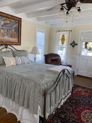 1 habitación, tabla de planchar con plancha, wifi y ropa de cama